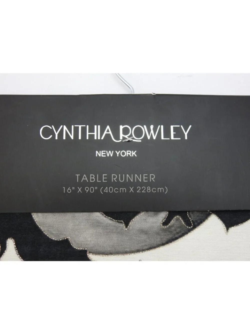 Cynthia Rowley Halloween Haunted House Bats Pumpkins Table Runner NWT